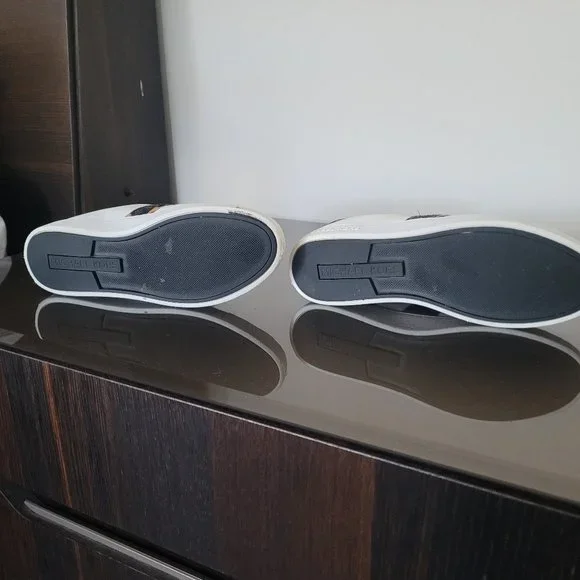 Michael Kors woman 7.5  sneakers - Picture 11 of 14